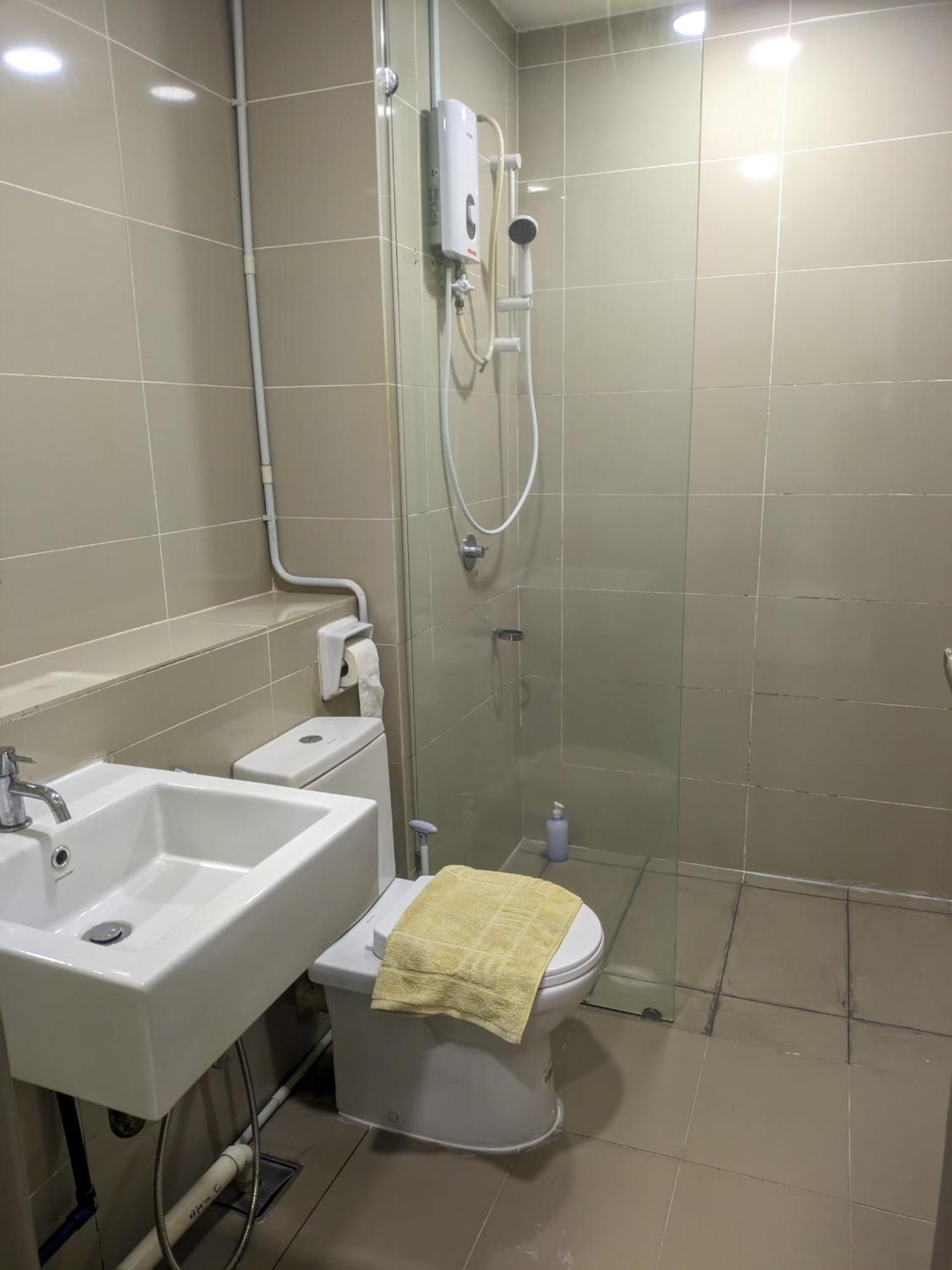 Jc @ Sutera Avenue Apartment